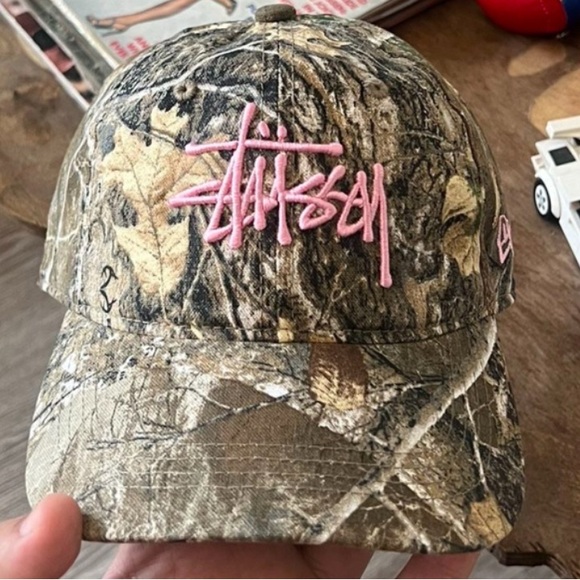 Stussy Woodland Camo Hat with Pink Embroidery (high quality rep) - Picture 1 of 7